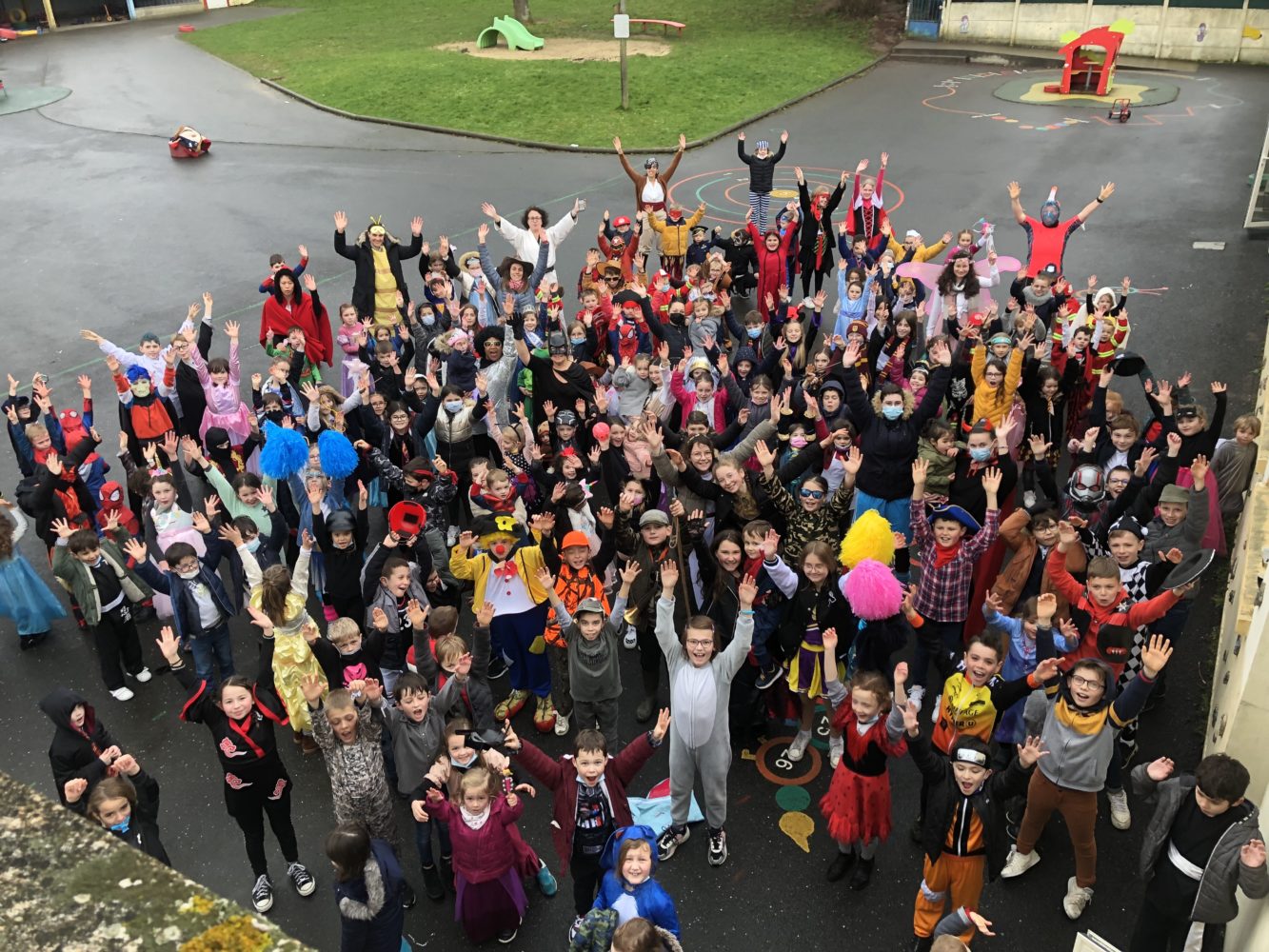 Mardi gras à l’école (Vidéo).